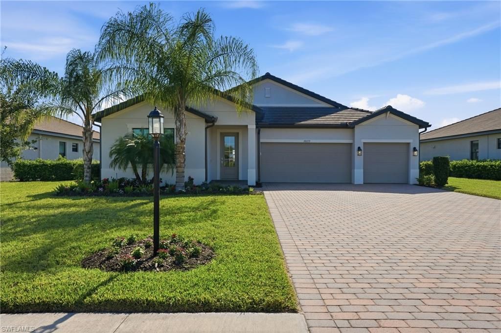 20273 Kingmont Dr, Estero, FL 33928 Photo