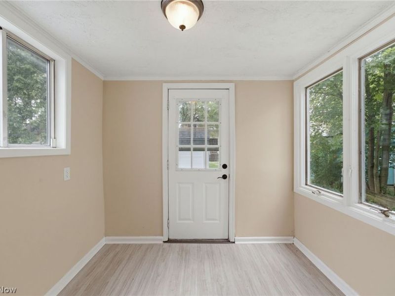 22434 Seabrooke Avenue, Euclid, OH 44123 Photo 11