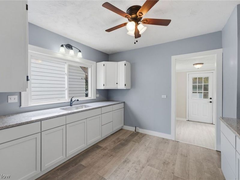 22434 Seabrooke Avenue, Euclid, OH 44123 Photo 9