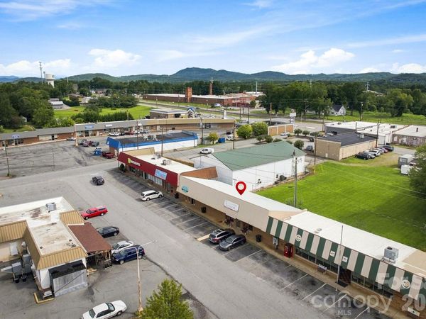 135 Fairway Shopping Center Street, Hudson, NC 28638