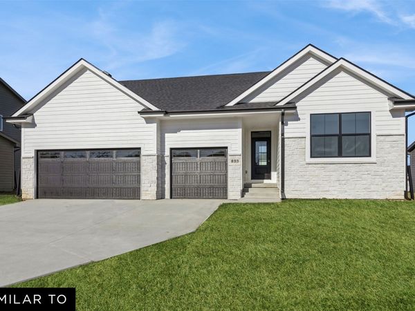 714 NE Crossing Oaks Drive, Ankeny, IA 50021