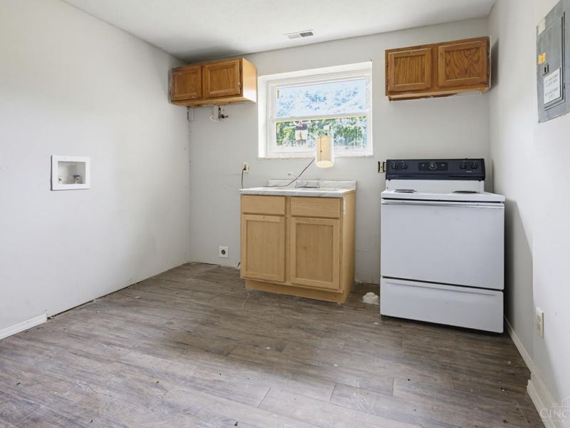 3404 Ninann Court, Cincinnati, OH 45211 Photo 3