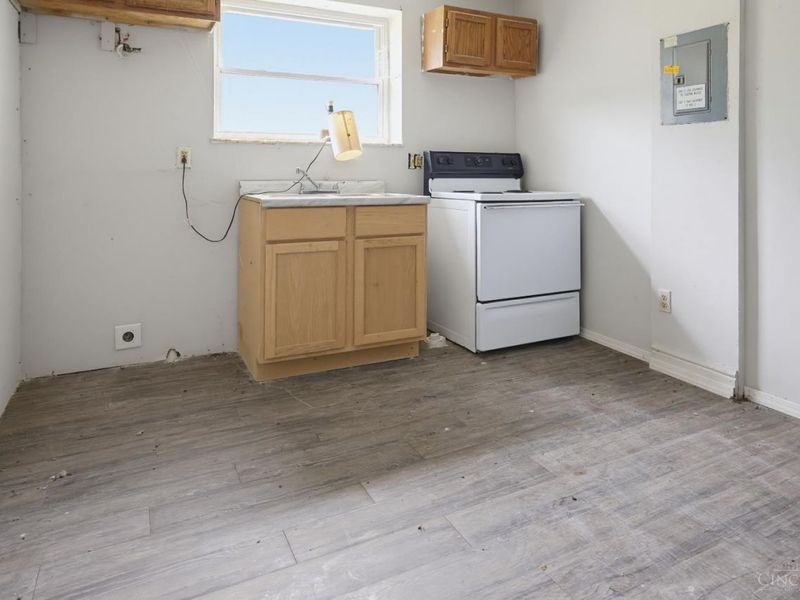 3404 Ninann Court, Cincinnati, OH 45211 Photo 4