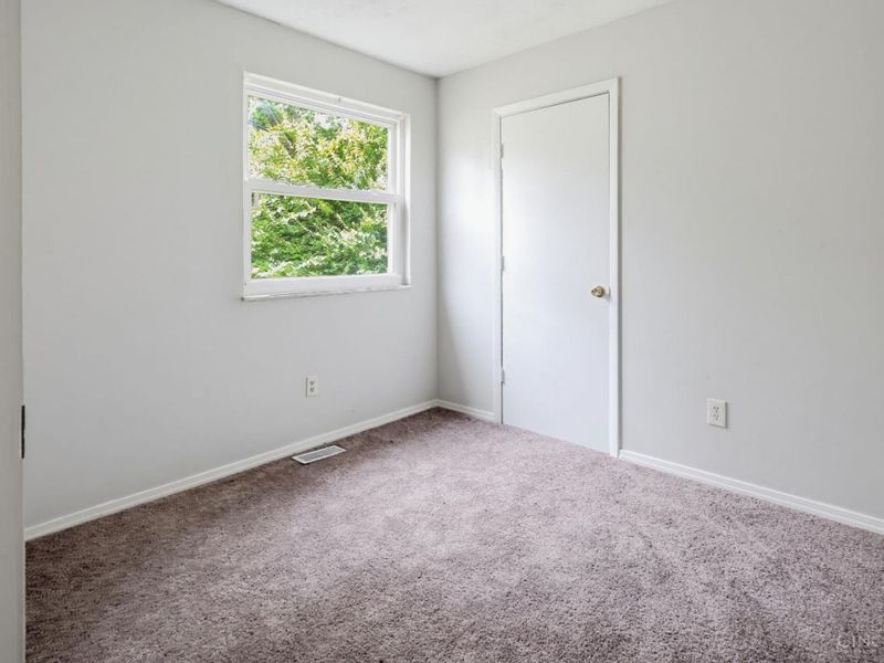 3404 Ninann Court, Cincinnati, OH 45211 Photo 8