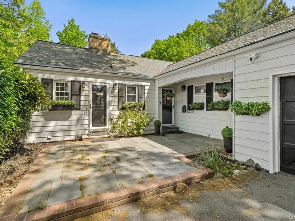 194 W Neck Road , Huntington, NY 11743