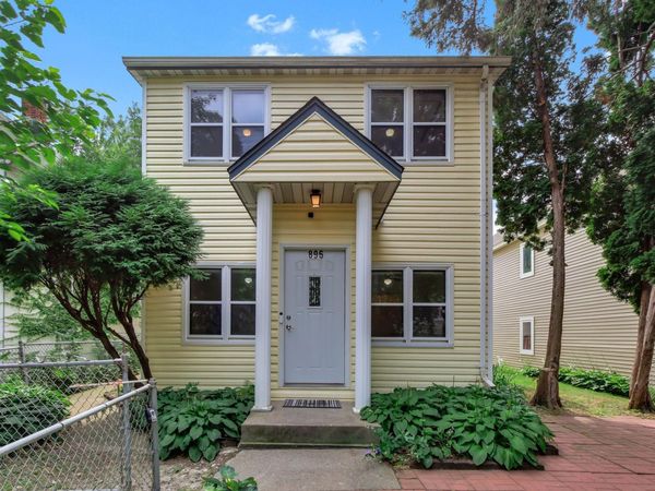 896 4th Street E, Saint Paul, MN 55106