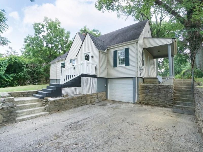 1090 Birney Lane, Anderson Township, OH 45230 Photo 2