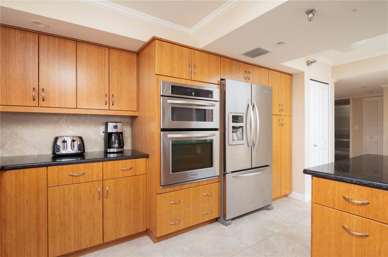 2675 Gulf Of Mexico Drive, Unit 204, Longboat Key, FL 34228 Photo