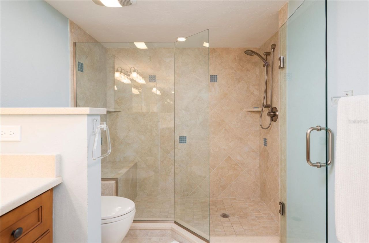 2675 Gulf Of Mexico Drive, Unit 204, Longboat Key, FL 34228 Photo