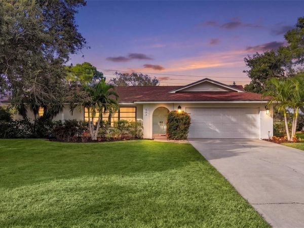 433 WHITFIELD AVENUE, SARASOTA, FL 34243