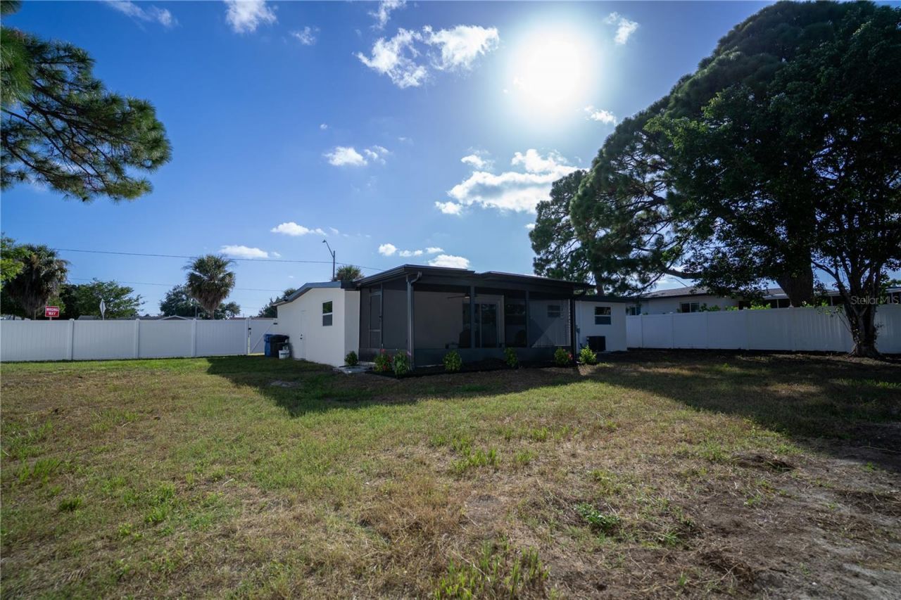 1411 Tyrone Boulevard N, Saint Petersburg, FL 33710 Photo