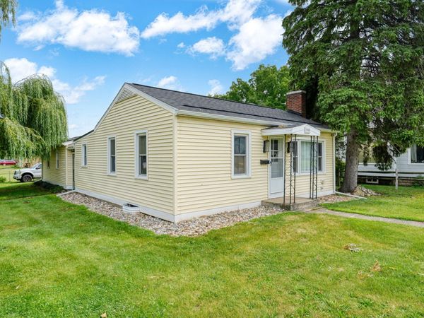 1100 E North Street, Jackson, MI 49202