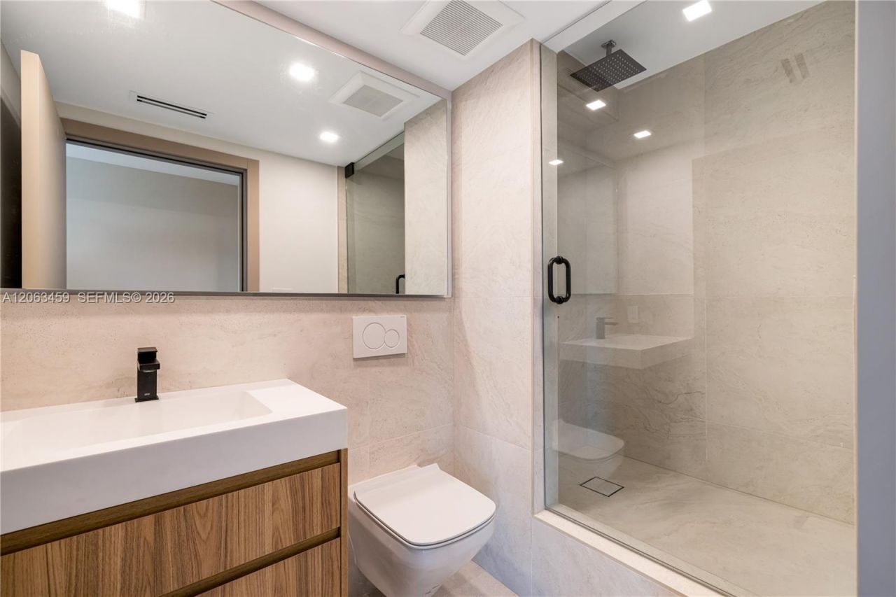 10155 Collins Ave, Unit 202, Bal Harbour, FL 33154 Photo