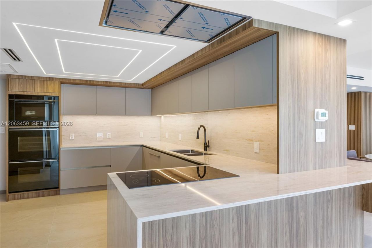 10155 Collins Ave, Unit 202, Bal Harbour, FL 33154 Photo