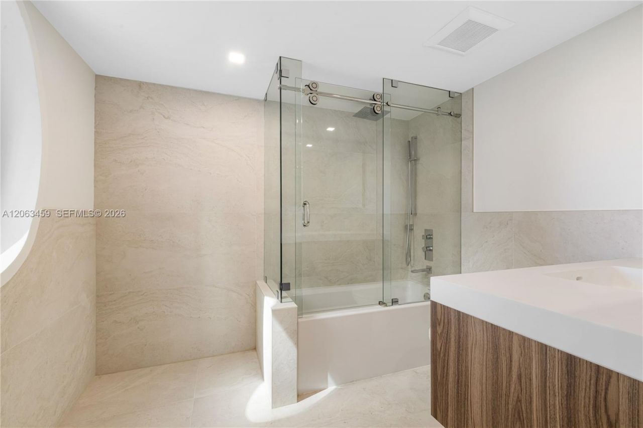 10155 Collins Ave, Unit 202, Bal Harbour, FL 33154 Photo