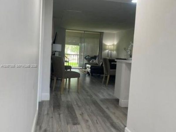 Unit 204, Pembroke Pines, FL 33025