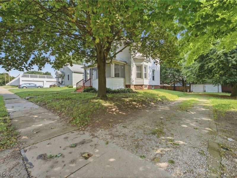 284 E Park Avenue , Barberton, OH 44203 Photo 3