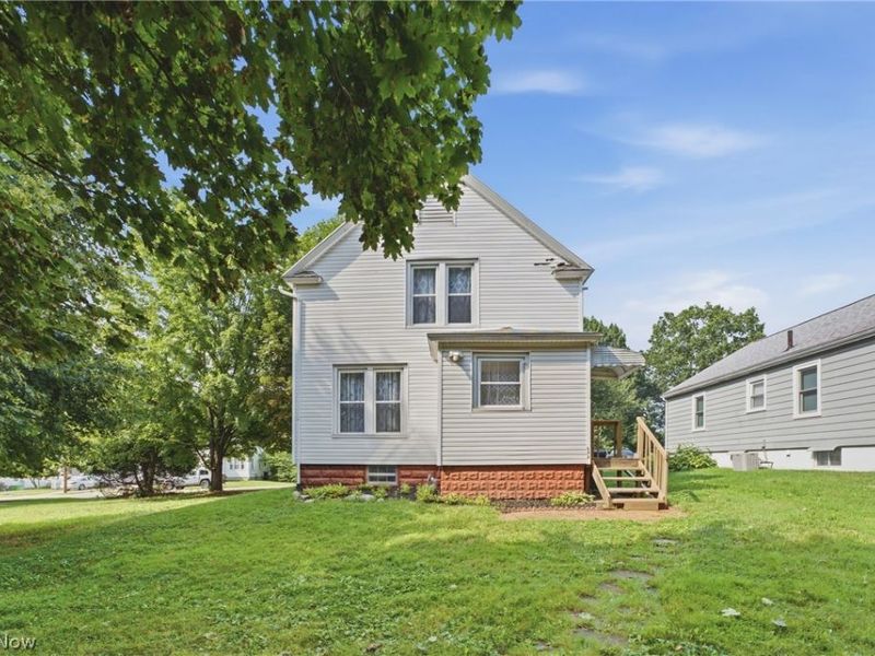 284 E Park Avenue , Barberton, OH 44203 Photo 5