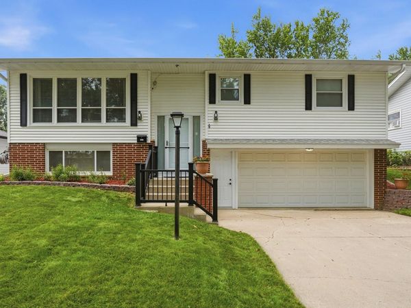 2307 17 1/2 Street NW, Rochester, MN 55901