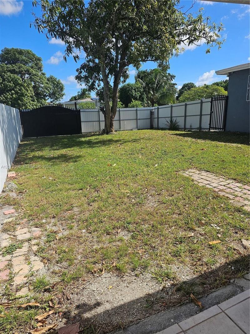 331 NW 195th Ter , Miami Gardens, FL 33169 Photo