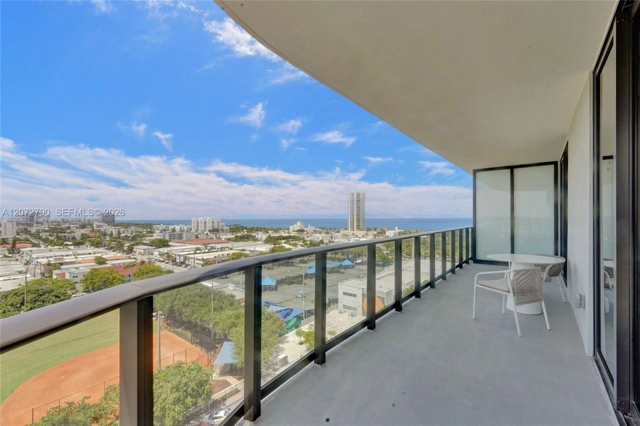 580 72nd St , Unit 1012, Miami Beach, FL 33141 Photo