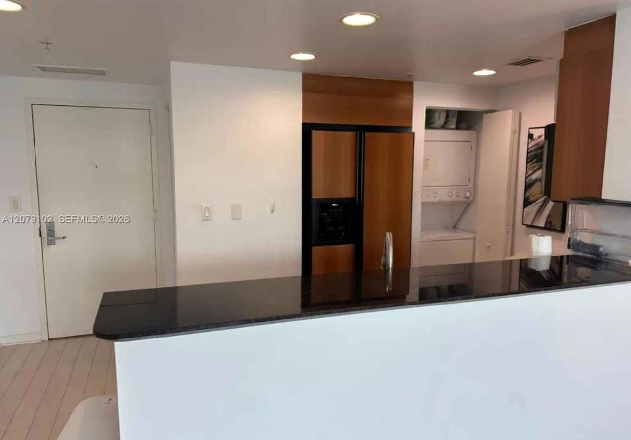 335 S Biscayne Blvd , Unit 3706, Miami, FL 33131 Photo