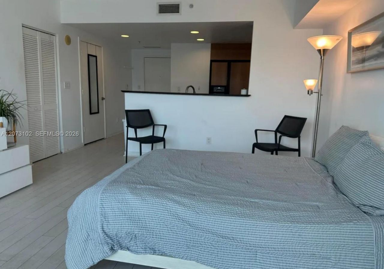 335 S Biscayne Blvd , Unit 3706, Miami, FL 33131 Photo