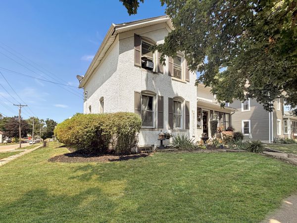 428 W Chestnut Street , Freeport, IL 61032