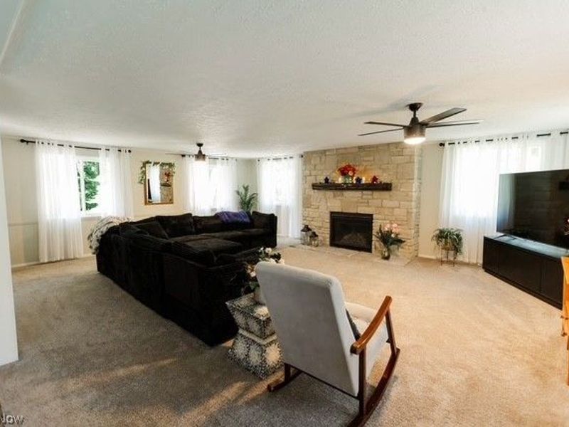 6596 Ivyhill Drive NW, Canal Fulton, OH 44614 Photo 2