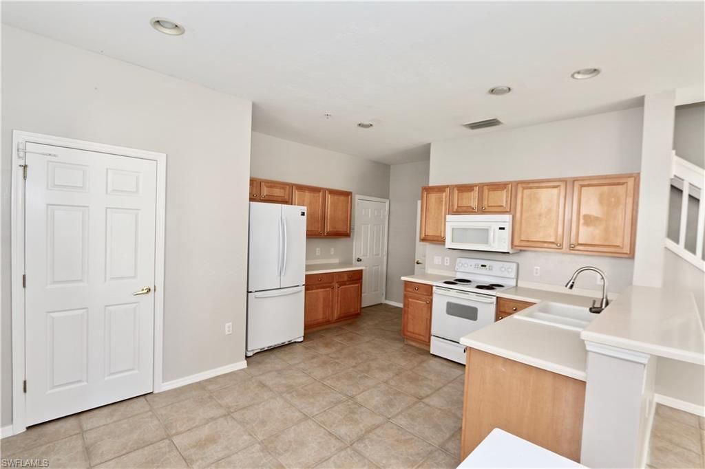 1055 Albany Ct , Unit 217, Naples, FL 34105 Photo
