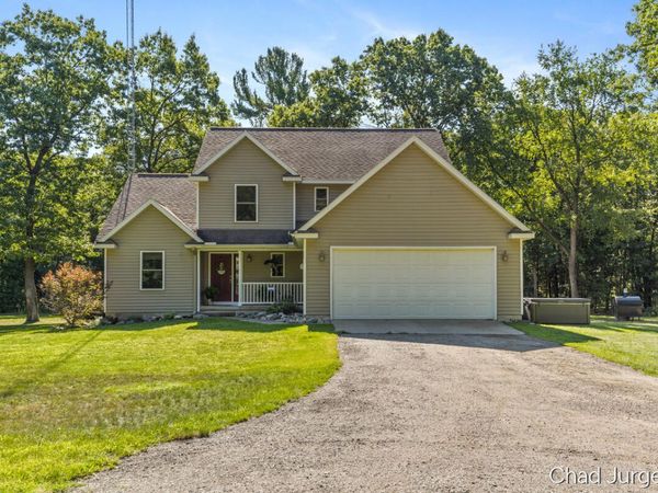 8938 S Big Pine Trail Street, Newaygo, MI 49337