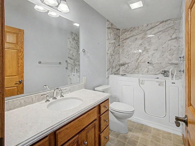 3670 Apple Valley Drive , Howard, OH 43028 Photo 13