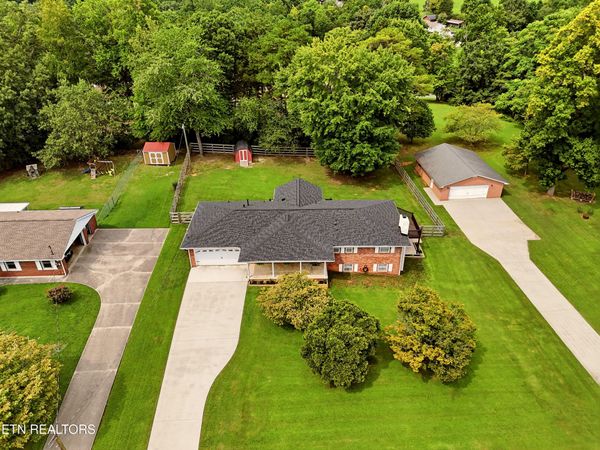 8233 Spruceland Rd, Powell, TN 37849