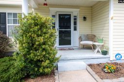 121 Ridgehill Drive photo 4