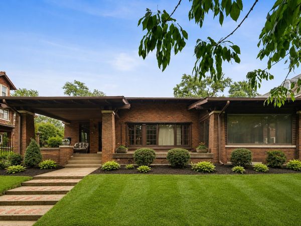 6829 S Constance Avenue , Chicago, IL 60649