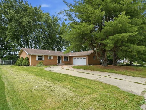109 N 3RD Street , Colona, IL 61241
