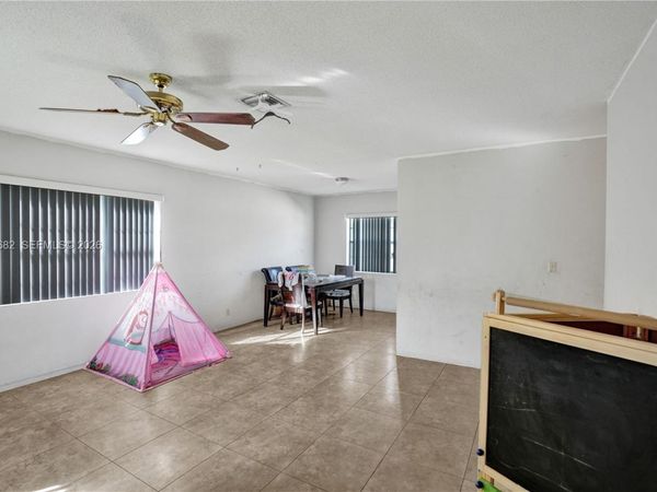 5706-5708 Lincoln St , Unit 1-2, Hollywood, FL 33021