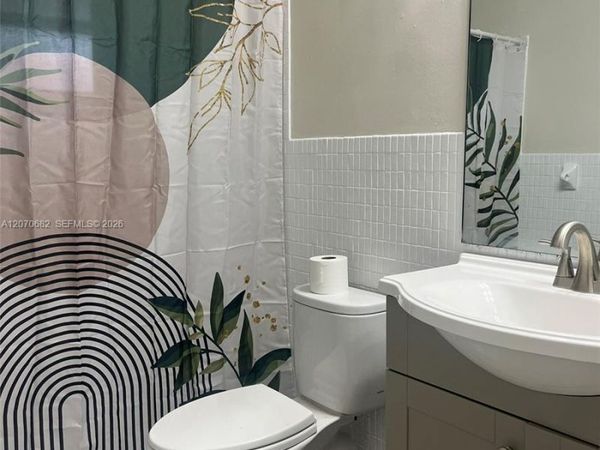 5706-5708 Lincoln St, Unit 1-2, Hollywood, FL 33021