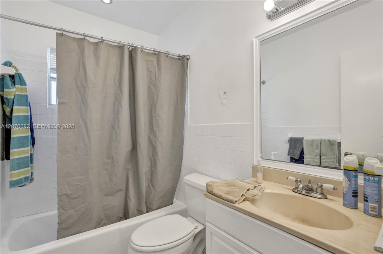 5706-5708 Lincoln St , Unit 1-2, Hollywood, FL 33021 Photo
