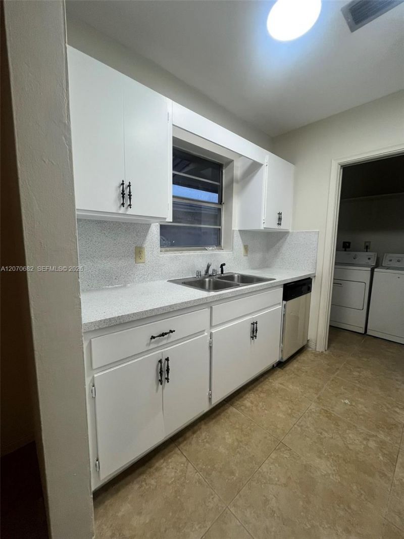 5706-5708 Lincoln St, Unit 1-2, Hollywood, FL 33021 Photo