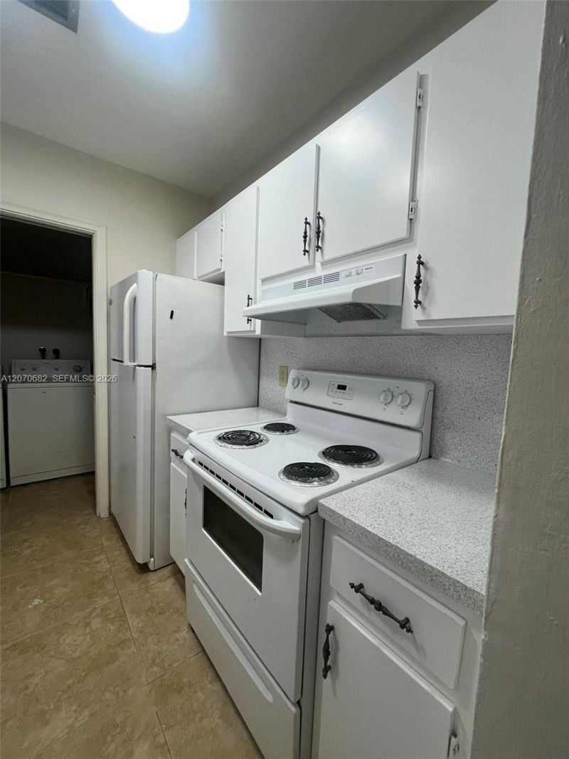 5706-5708 Lincoln St, Unit 1-2, Hollywood, FL 33021 Photo
