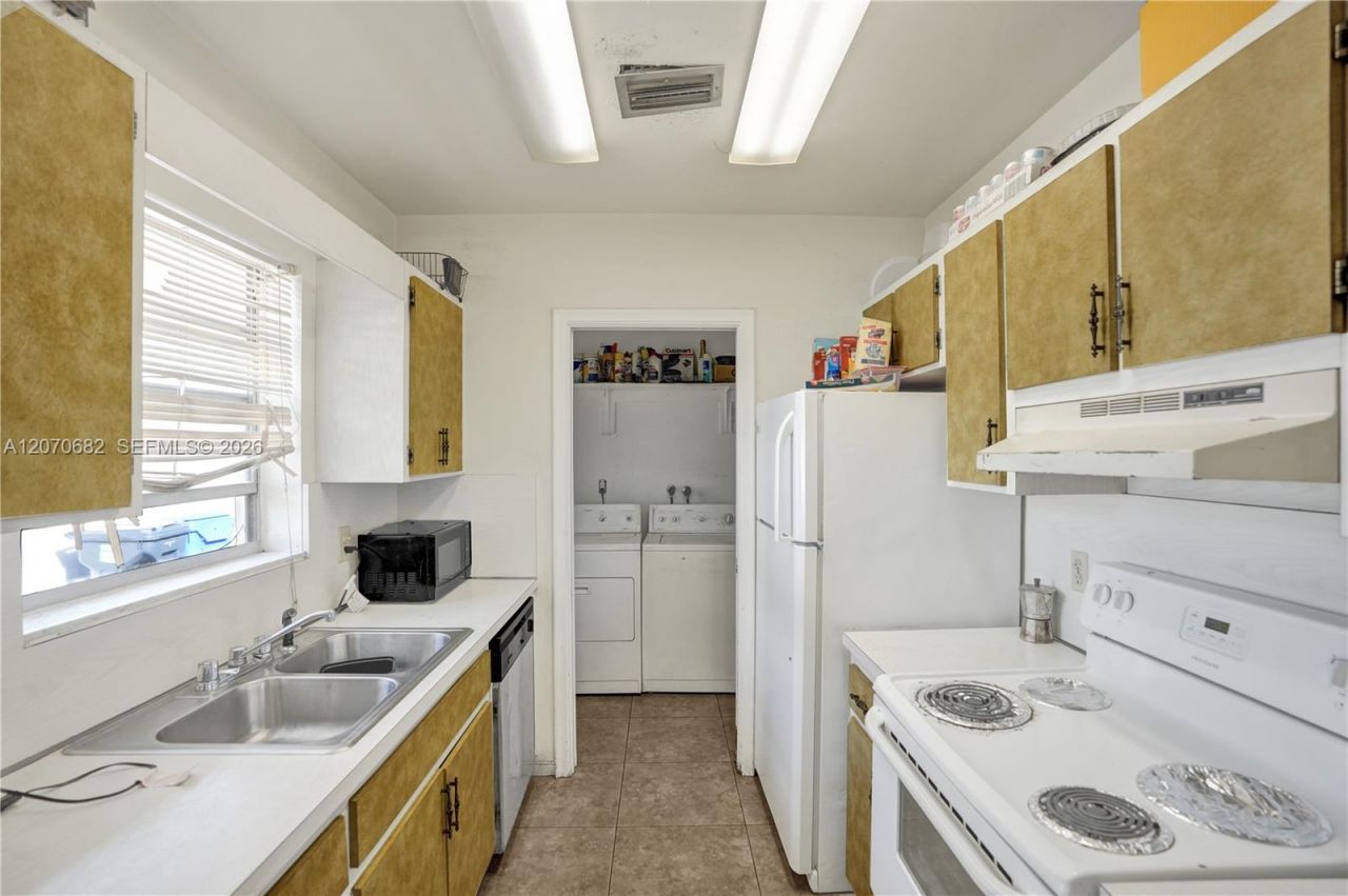 5706-5708 Lincoln St , Unit 1-2, Hollywood, FL 33021 Photo