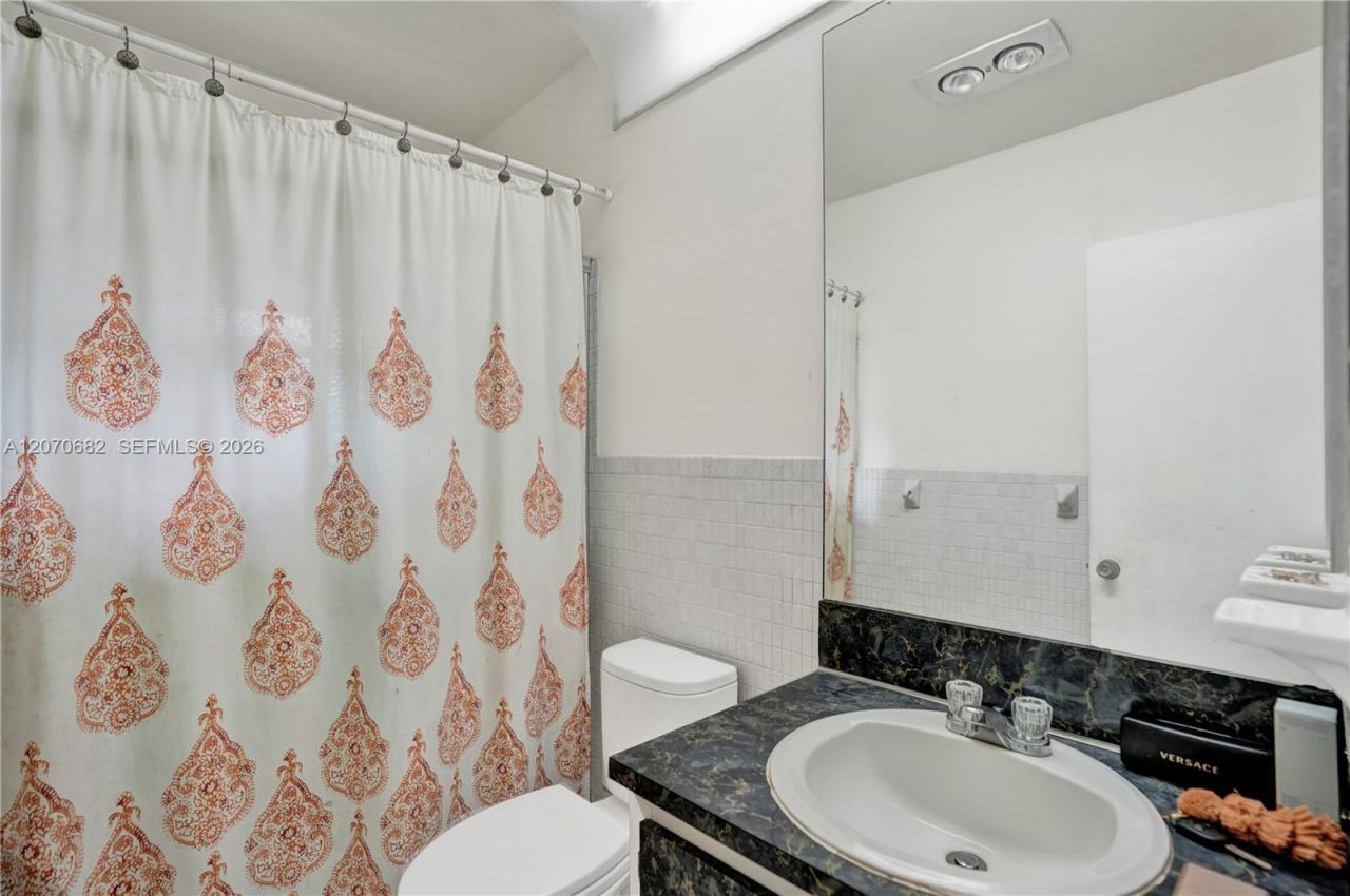 5706-5708 Lincoln St , Unit 1-2, Hollywood, FL 33021 Photo