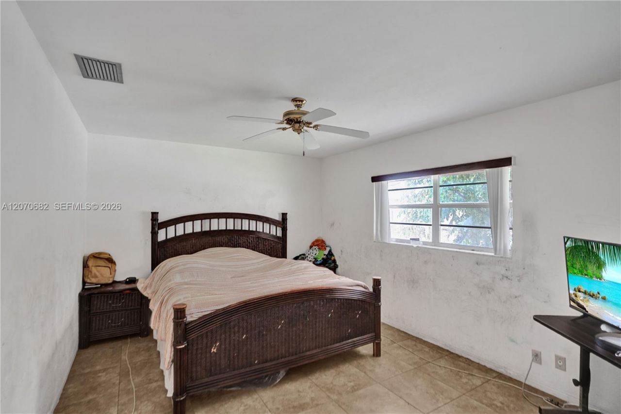5706-5708 Lincoln St , Unit 1-2, Hollywood, FL 33021 Photo