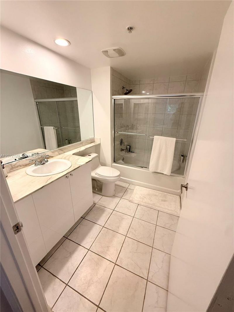 2775 NE 187th St , Unit 313, Aventura, FL 33180 Photo