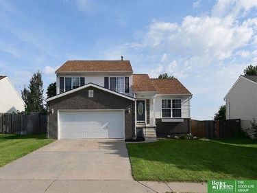 15804 Cottonwood Avenue, Omaha, NE 68136