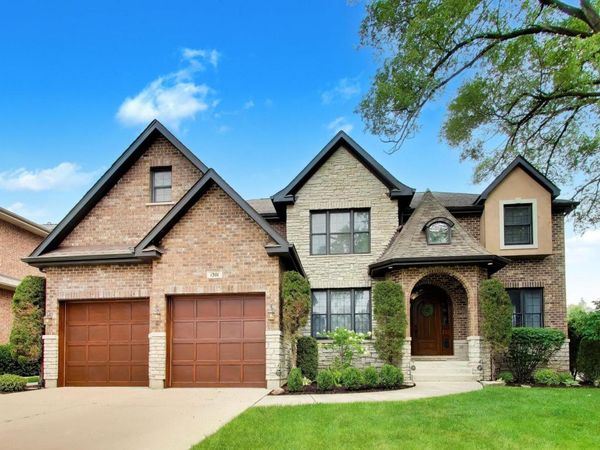 1301 N Chicago Avenue , Arlington Heights, IL 60004