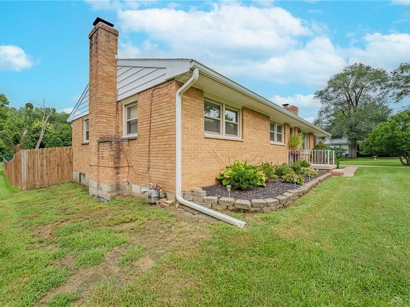 1902 Winona Drive, Middletown, OH 45042 Photo 3