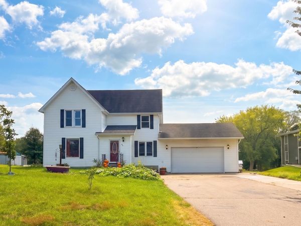 801 E Chestnut Street, Pardeeville, WI 53954