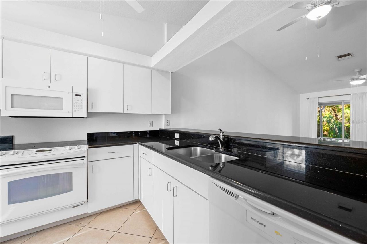 630 N Jefferson Avenue , Unit 19, Sarasota, FL 34237 Photo